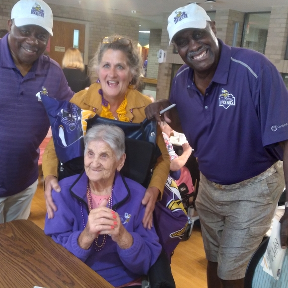 Vtg  Emerald Kool Aid Style Green Round Glass Pitcher EUC - Picture 11 of 14